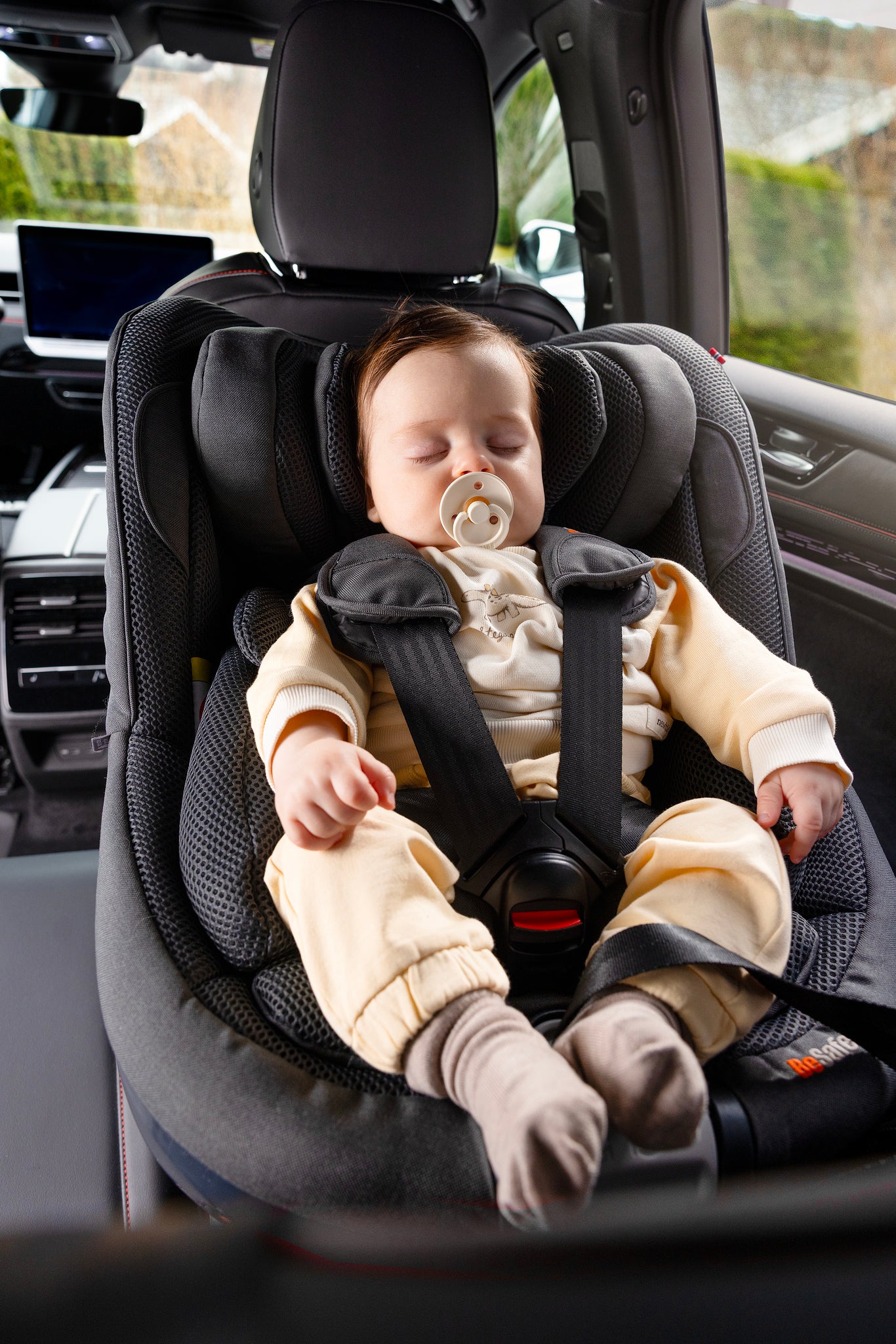 BeSafe Beyond² 360 B - World's First Rotating Car Seat | Pre Order
